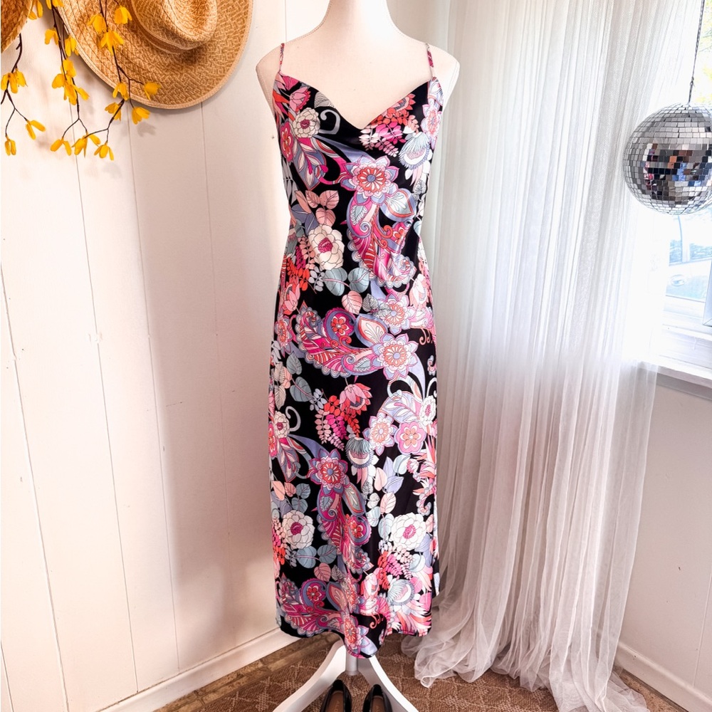 Emma and Michele 70’s Style Floral Pattern Dress